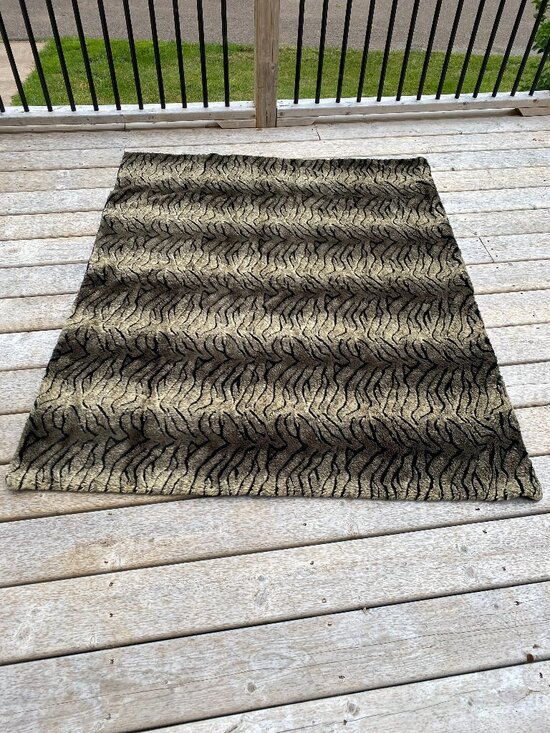 Source Unknown Other - Machine washable faux fur throw blanket faux suede backing